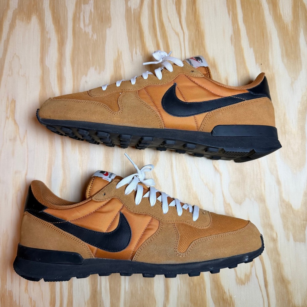 Nike Internationalist Kumquat Orange Black Mens Sneakers CW7635-991 Size 11